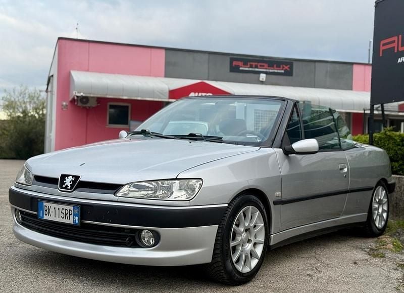 Usata Peugeot 306 Cabriolet 88 CV (64 kW) 2000 Grigio Cabrio