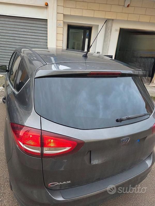 Usata Ford C-MAX 120 CV (88 kW) 2016 Grigio Monovolume