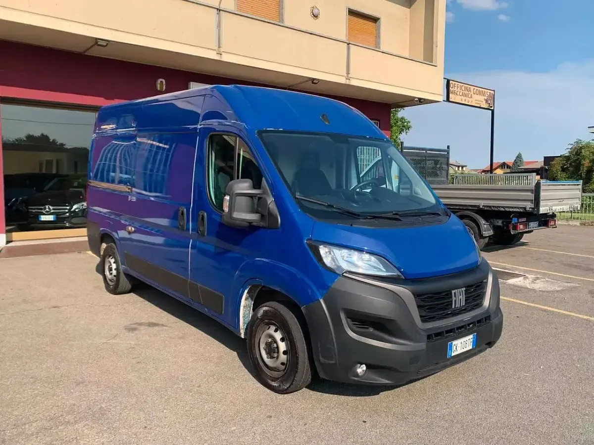 Usata Fiat Ducato 140 CV (102 kW) 2022 Blu/azzurro Furgone