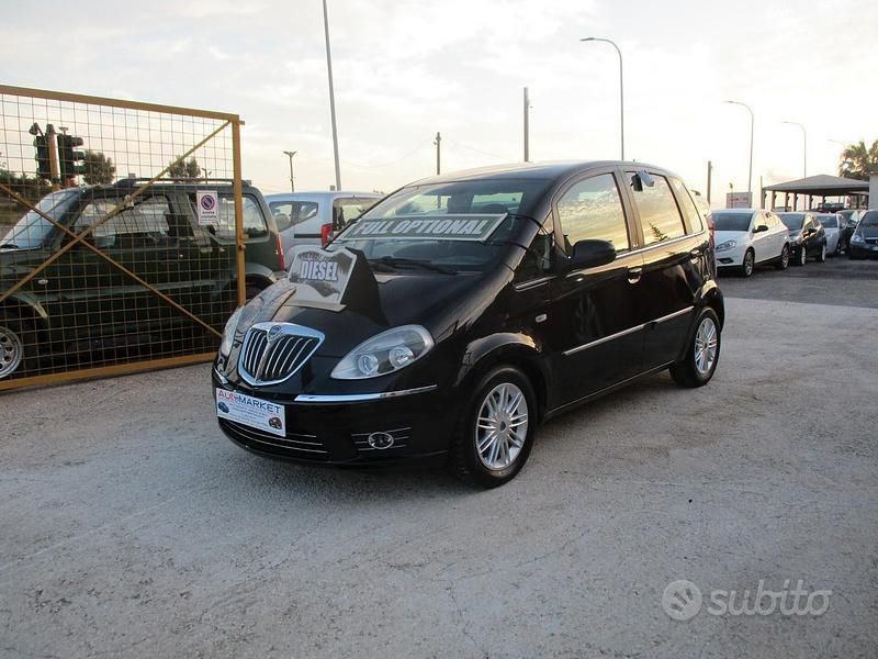 Nero Usata 2012 Lancia Musa Monovolume | 5990 € (Cara) - Immagine 1/4