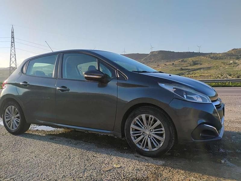 Usata Peugeot 208 Active 75 CV (55 kW) 2015 Utilitaria