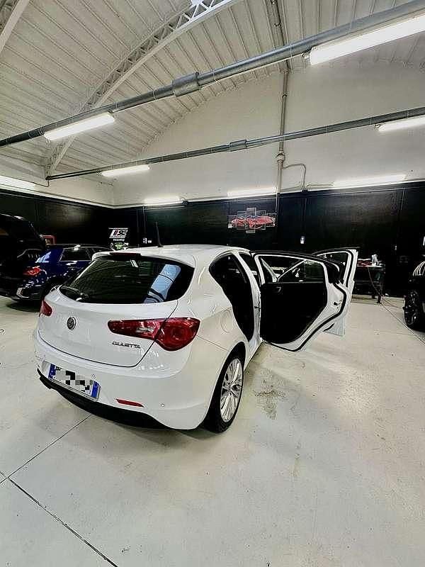 Usata Alfa Romeo Giulietta Super 120 CV (88 kW) 2018 Utilitaria