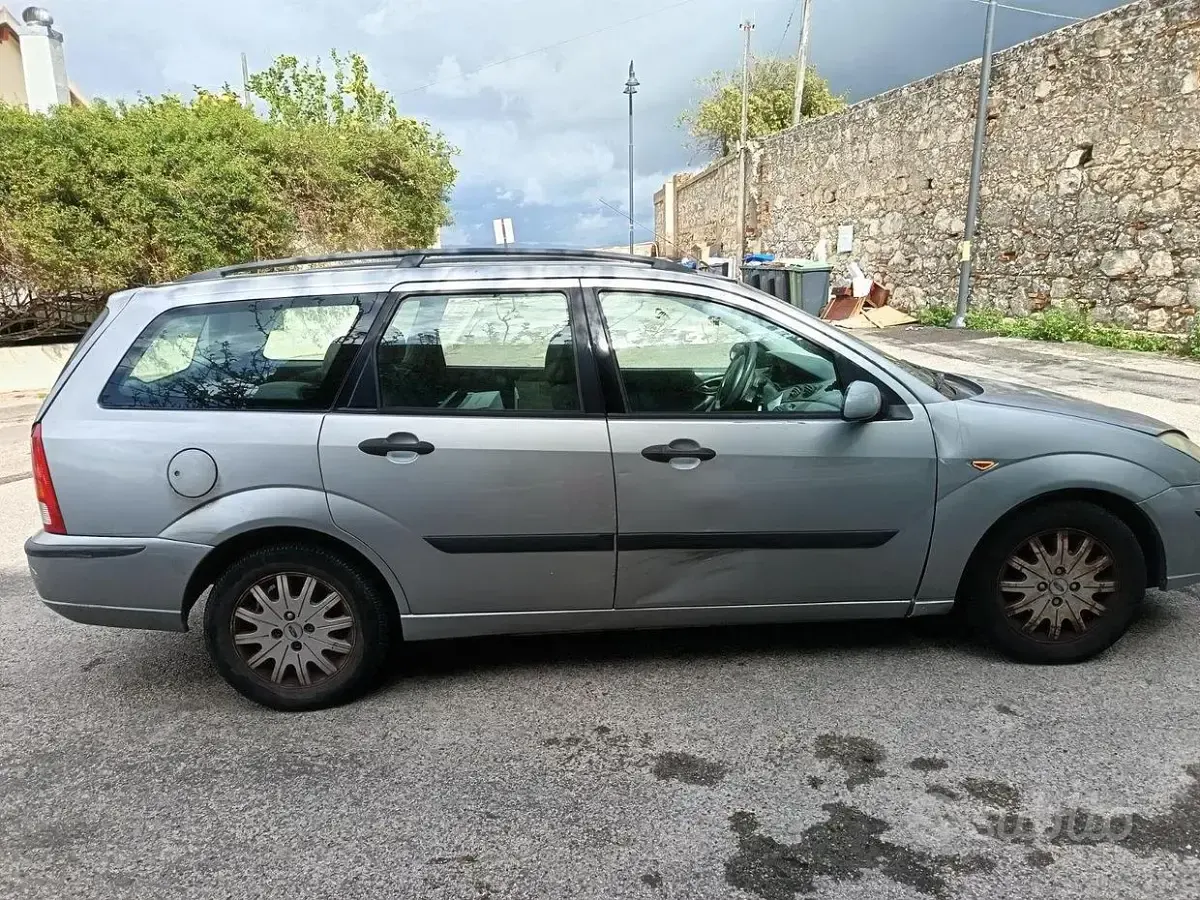 Usata Ford Focus 2004 Grigio Station wagon