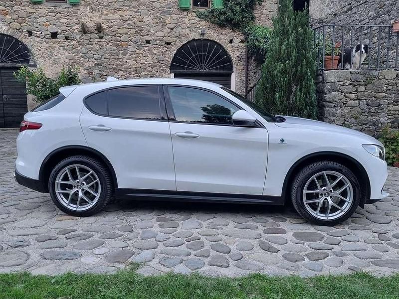 Usata Alfa Romeo Stelvio Lusso 210 CV (154 kW) 2018 Bianco SUV