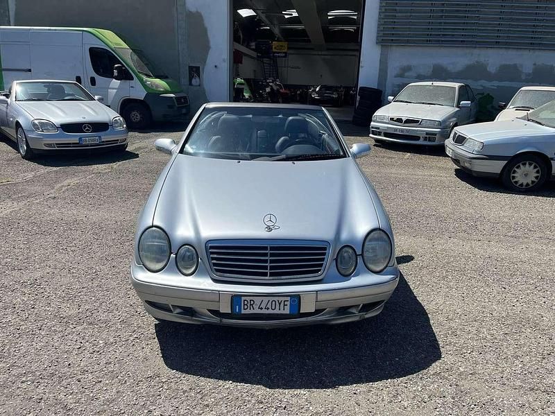 Usata Mercedes CLK200 Elegance 163 CV (119 kW) 2001 Argento Cabrio