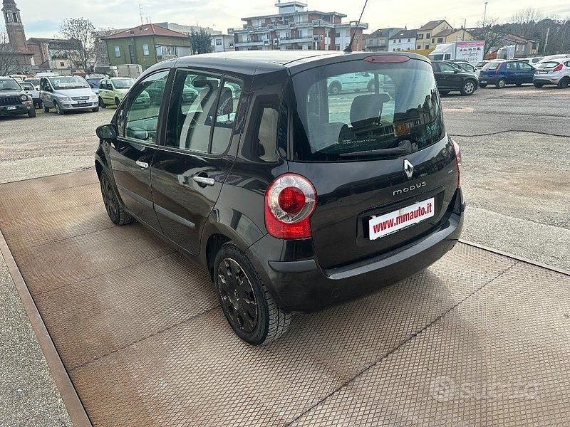 Usata Renault Modus Dynamique 98 CV (72 kW) 2006 Nero Monovolume
