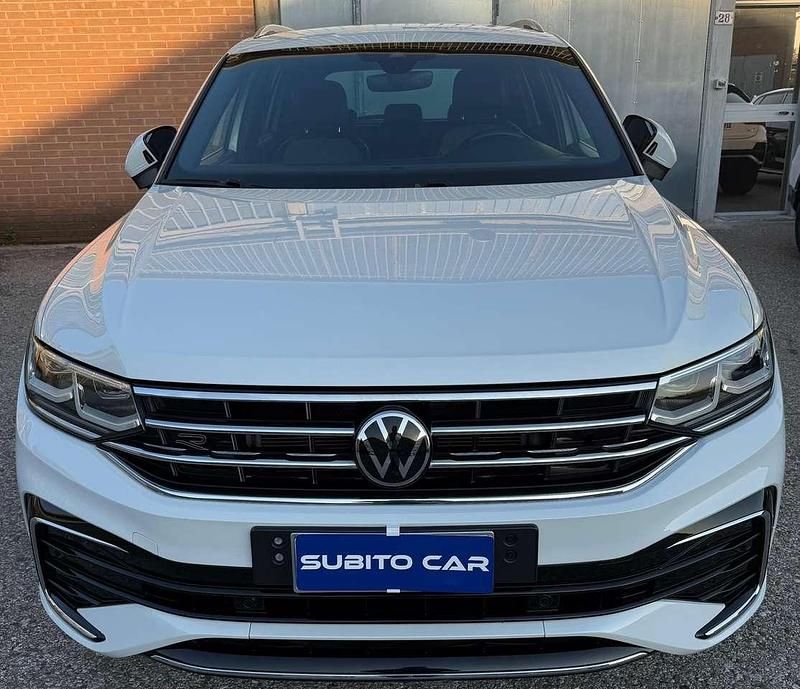 Usata VW Tiguan R-line 150 CV (110 kW) 2022 Bianco perlato SUV