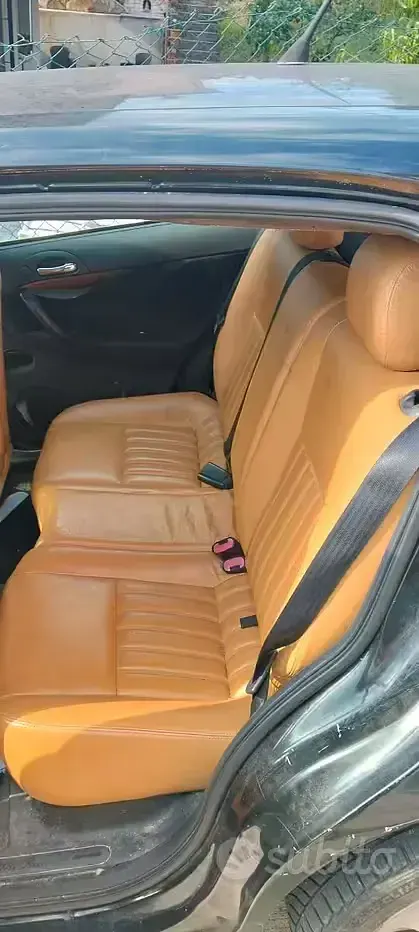 Usata Alfa Romeo 147 116 CV (85 kW) 2004 Nero Utilitaria
