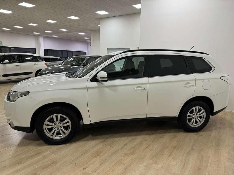 Usata Mitsubishi Outlander Intense 150 CV (110 kW) 2013 Bianco SUV