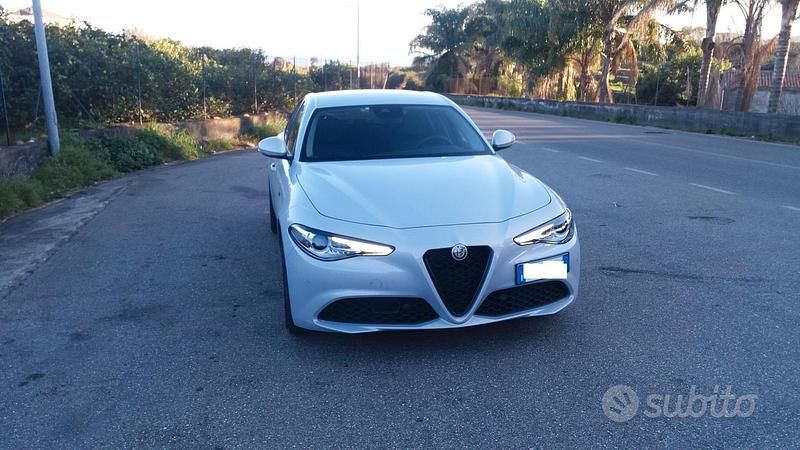 Usata Alfa Romeo Giulia Sprint 190 CV (139 kW) 2020 Berlina