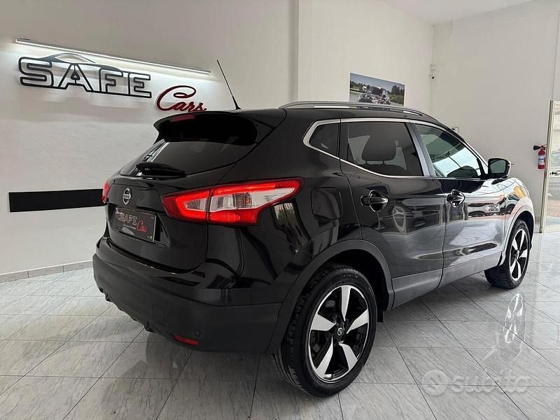 Usata Nissan Qashqai N-Connecta 131 CV (96 kW) 2017 Nero SUV