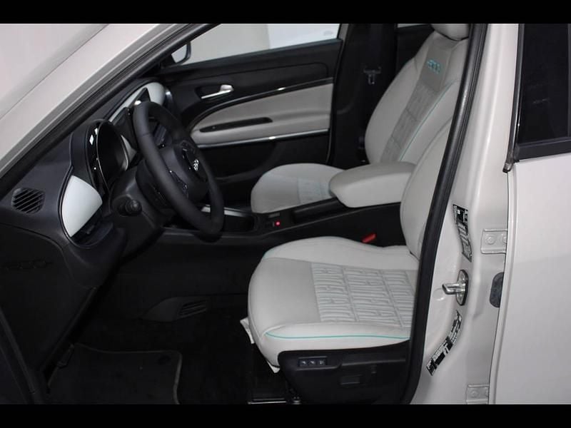 Usata Fiat 600 136 CV (100 kW) 2025 Crema cappuccino metallizzato SUV