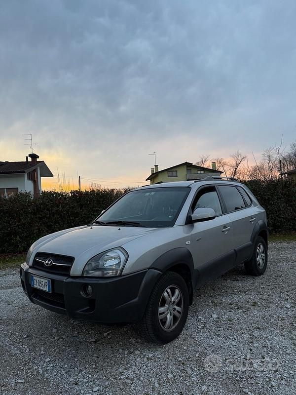 Usata Hyundai Tucson Active 140 CV (102 kW) 2006 Grigio SUV