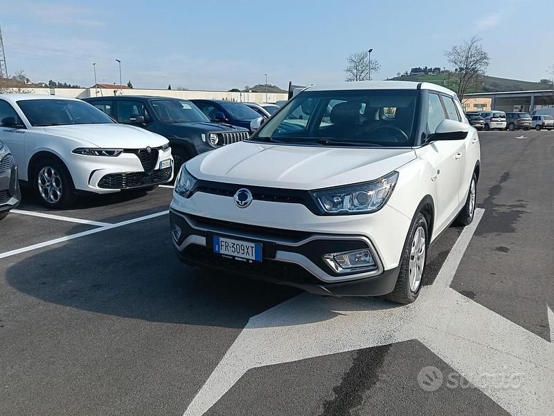 Usata SsangYong XLV 115 CV (84 kW) 2018 Bianco SUV