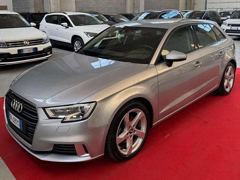 Begagnad Audi A3 Ambiente 150 HK (110 kW) 2017 Silver Sedan