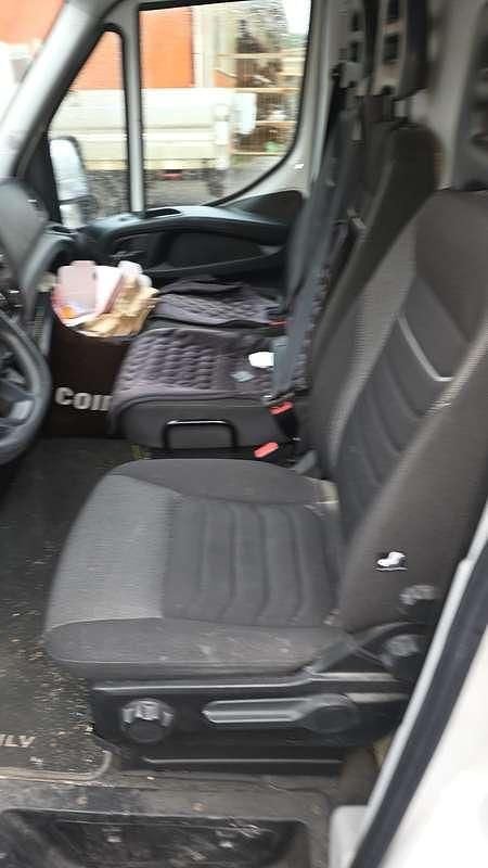 Usata Iveco Daily 116 CV (85 kW) 2022 Bianco Furgone