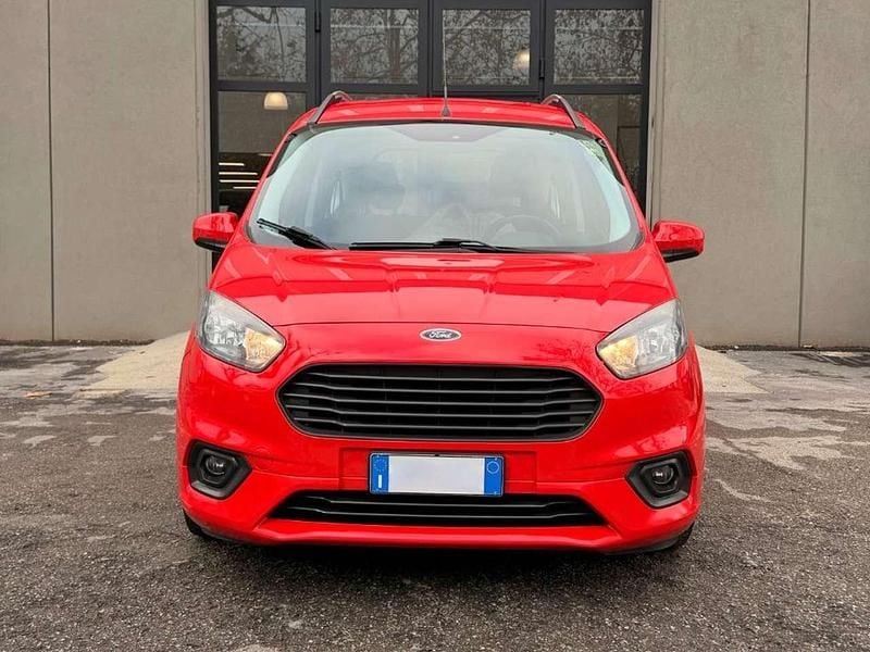 Usata Ford Tourneo Courier 75 CV (55 kW) 2018 Rosso Monovolume