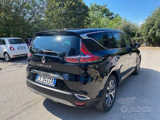 Käytetty Renault Espace 160 HP (117 kW) 2017 Musta Tila-auto