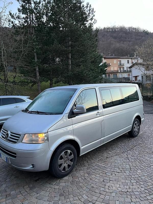 Usata 2006 VW Caravelle Monovolume | 10.500 € - Immagine 1/4