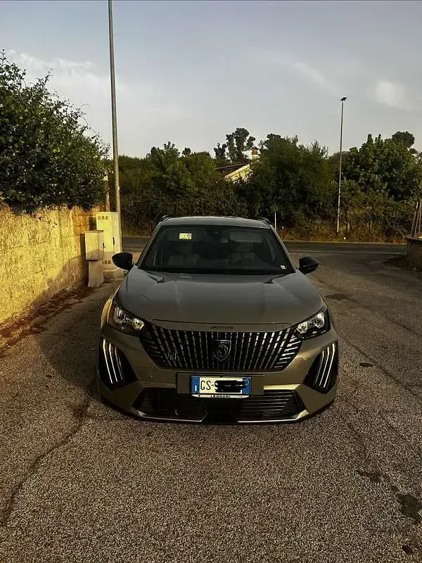 Usata Peugeot 2008 Allure 102 CV (75 kW) 2024 SUV
