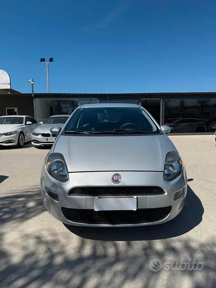 Usata Fiat Punto Easy 95 CV (69 kW) 2012 Grigio Utilitaria