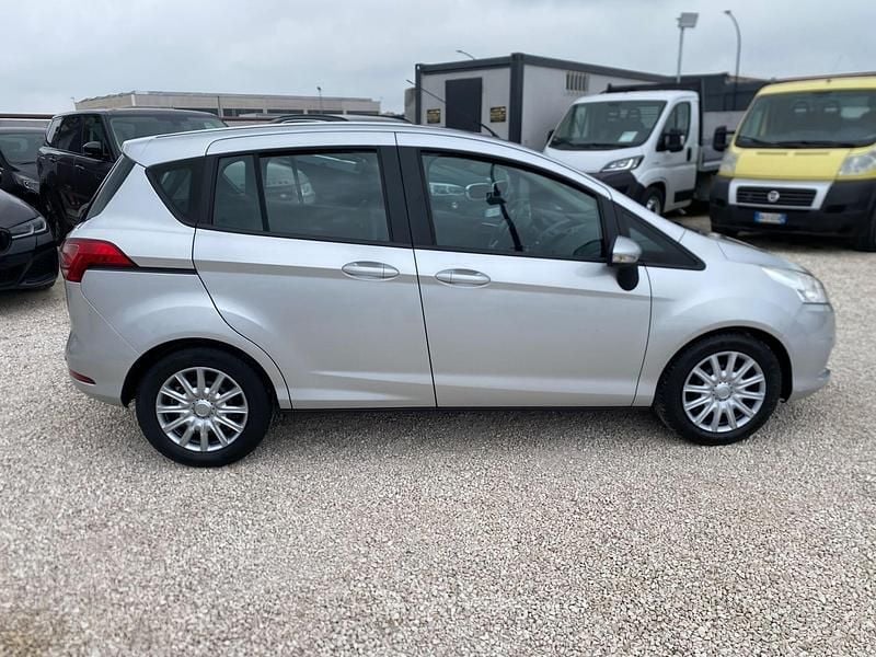 Begagnad Ford B-MAX Titanium 75 HK (55 kW) 2014 Grå Minibuss