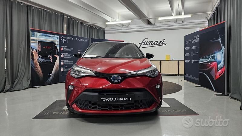 Usata Toyota C-HR Trend 152 CV (111 kW) 2021 Emotional red & black SUV