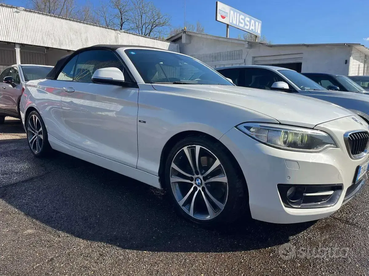 Usata BMW 220 Sport Line 190 CV (139 kW) 2015 Bianco Cabrio