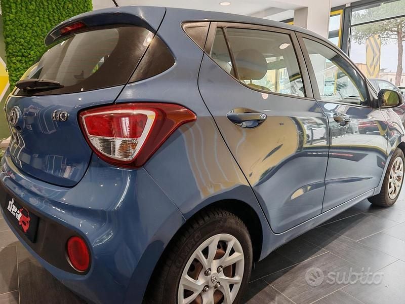 Usata Hyundai i10 Style 67 CV (49 kW) 2017 Blu Utilitaria