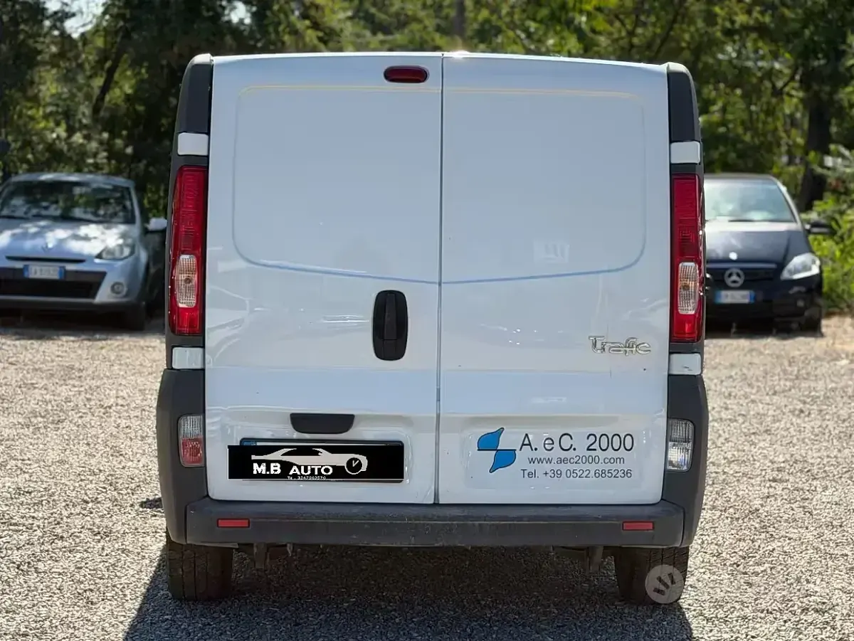 Usata Renault Trafic 114 CV (83 kW) 2011 Bianco Monovolume