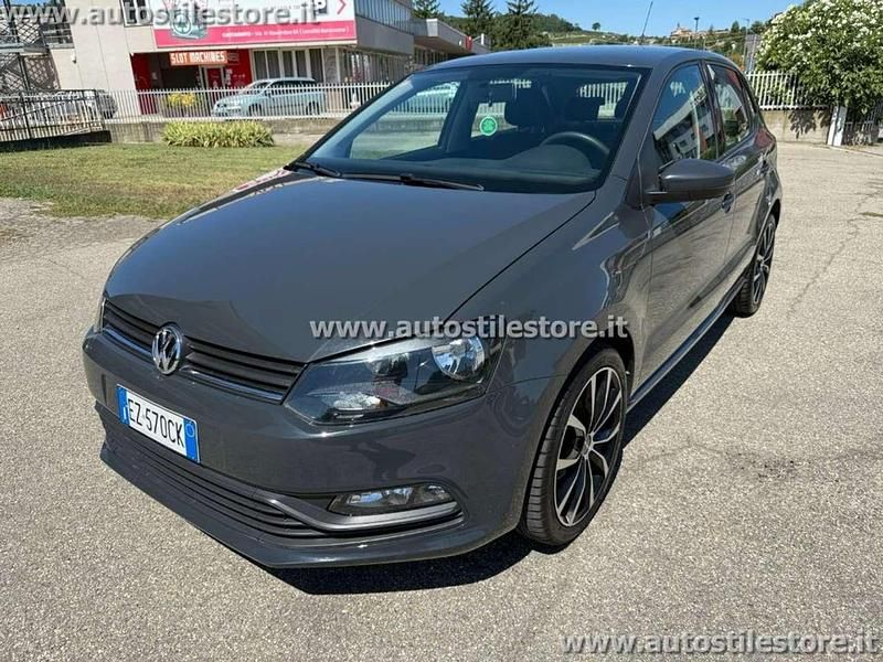 Grigio Usata 2015 VW Polo Trendline Tre volumi | 9500 € (Cara) - Immagine 1/4