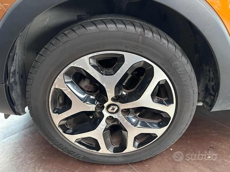 Usata Renault Captur Initiale Paris 120 CV (88 kW) 2018 Arancione SUV