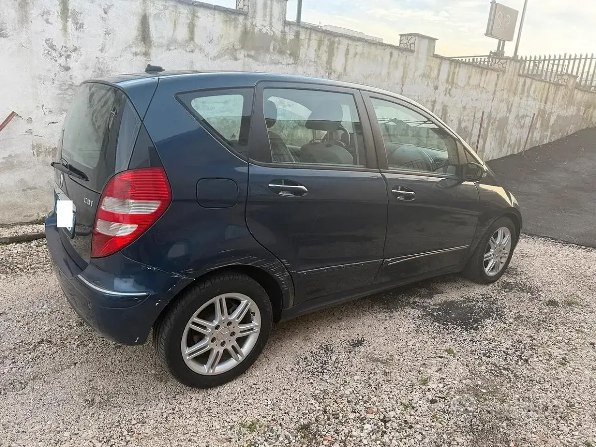 Usata Mercedes A180 Elegance 109 CV (80 kW) 2005 Bluazzurro Berlina