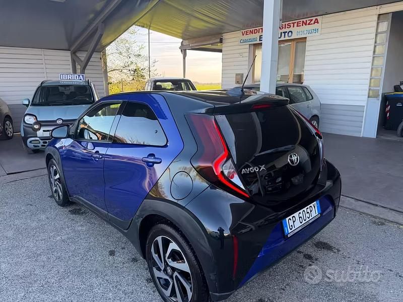 Usata Toyota Aygo X Trend 72 CV (52 kW) 2023 Blu SUV