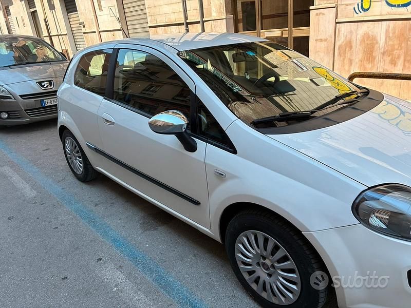Usata Fiat Punto Evo S 75 CV (55 kW) 2012 Bianco Utilitaria