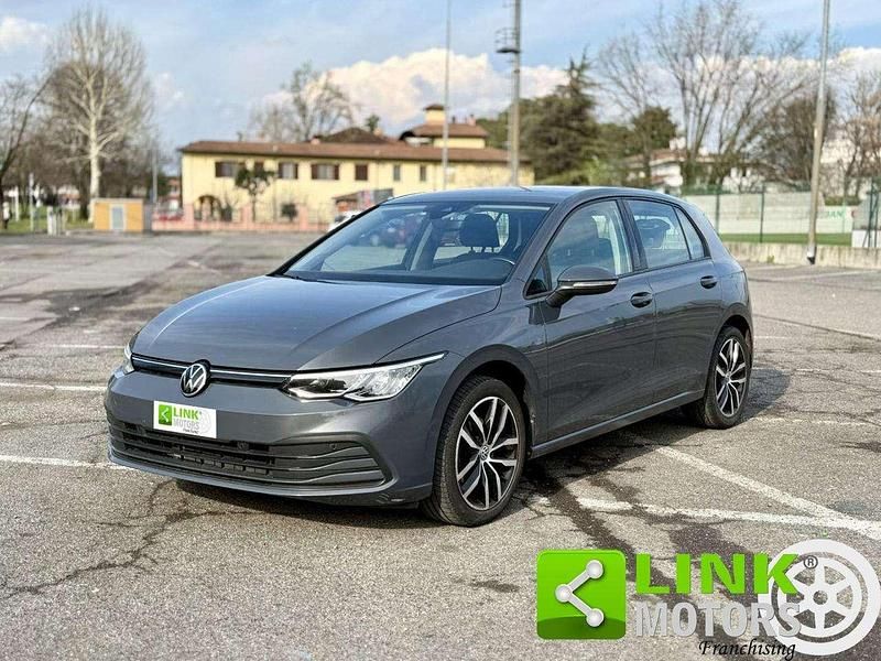 Usata VW Golf VIII Style 131 CV (96 kW) 2020 Grigio scuro Berlina