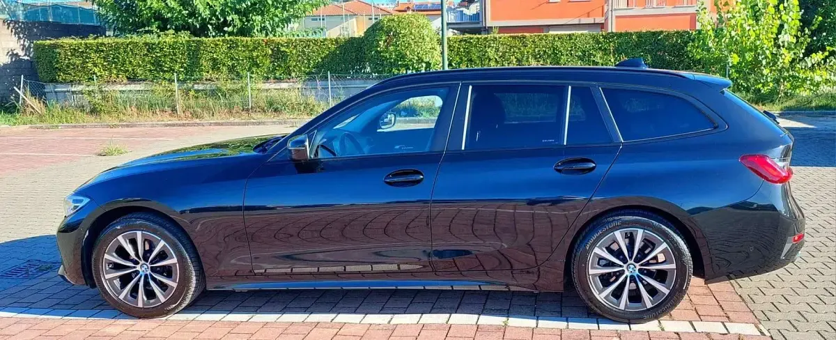 Usata BMW 318 Advantage 150 CV (110 kW) 2020 Nero Station wagon