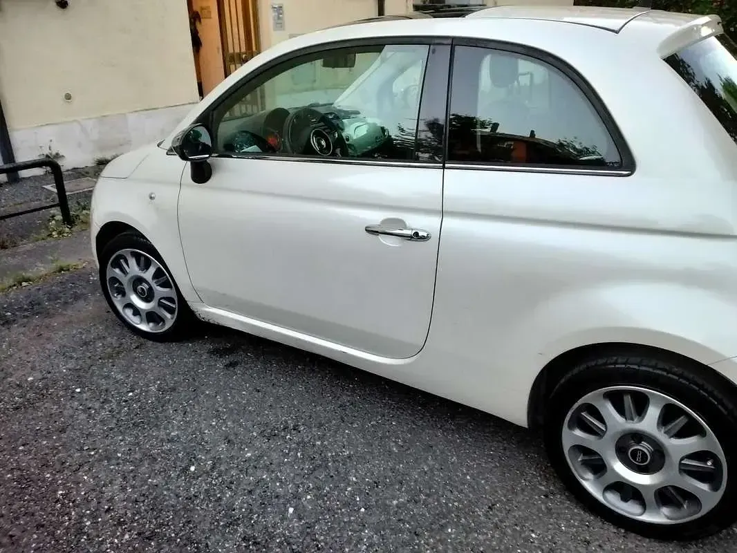 Usata Fiat 500 Lounge 75 CV (55 kW) 2008 Bianco Utilitaria