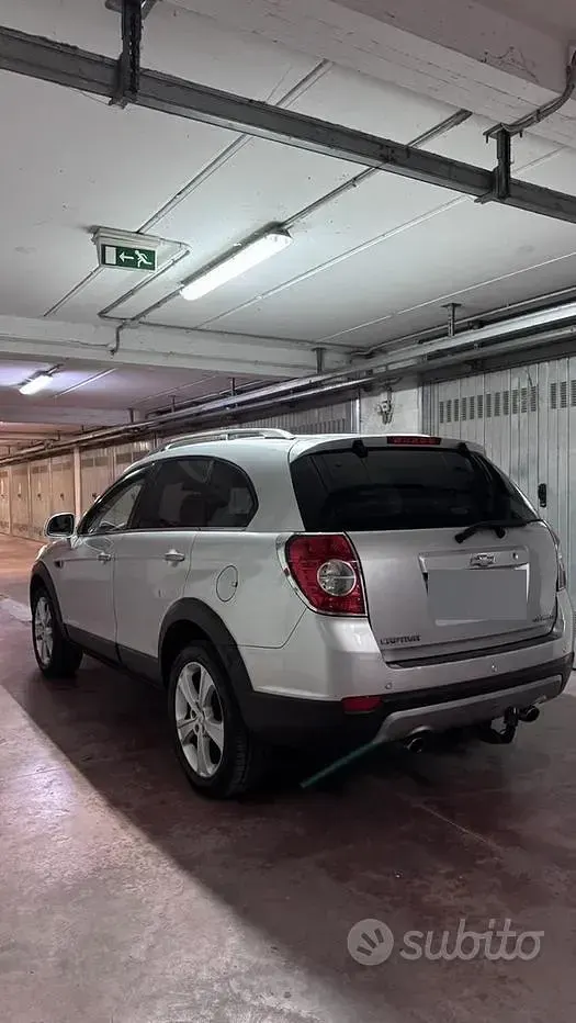 Usata Chevrolet Captiva LTZ 184 CV (135 kW) 2011 Grigio SUV