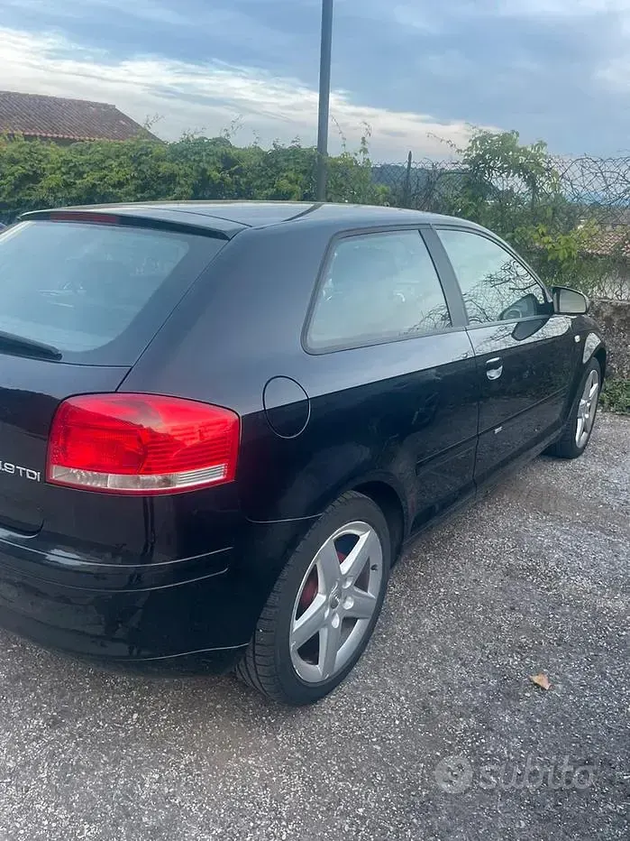 Usata Audi A3 105 CV (77 kW) 2005 Nero Utilitaria