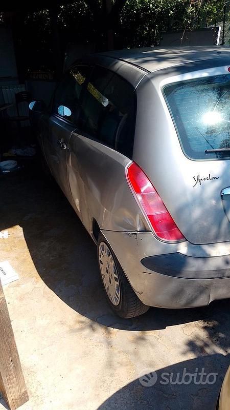 Usata Lancia Ypsilon 60 CV (44 kW) 2005 Utilitaria