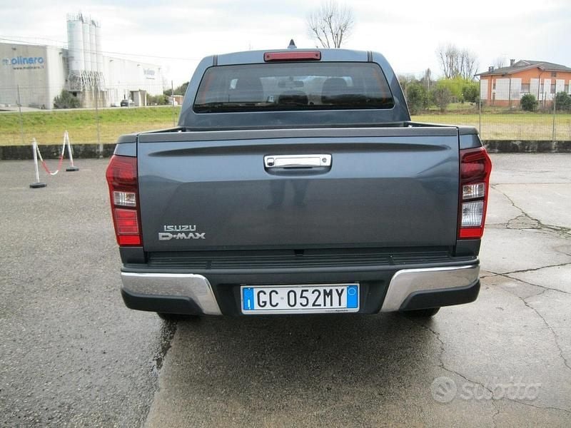 Usata Isuzu D-Max 163 CV (119 kW) 2020 Grigio Cabrio