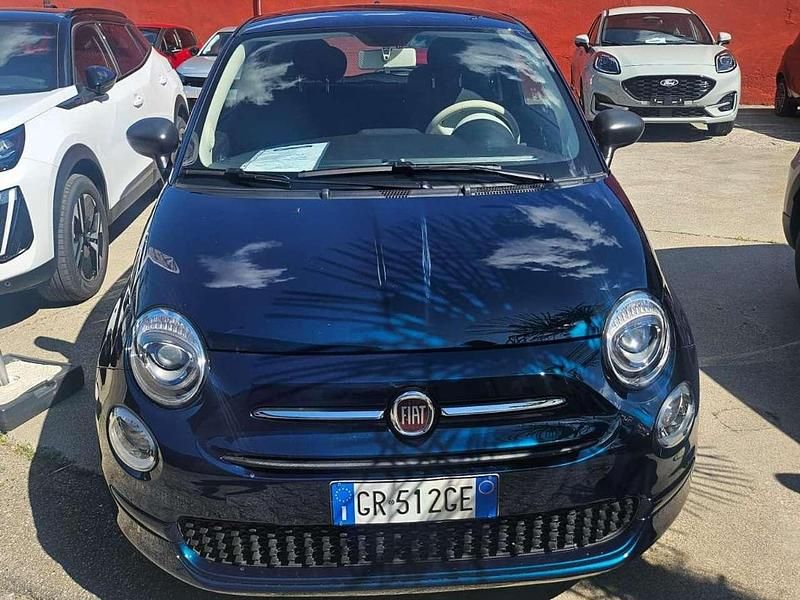 Blu dipinto di blu Usata 2023 Fiat 500 Dolcevita Due volumi | 13.499 € (Buon prezzo) - Immagine 1/4