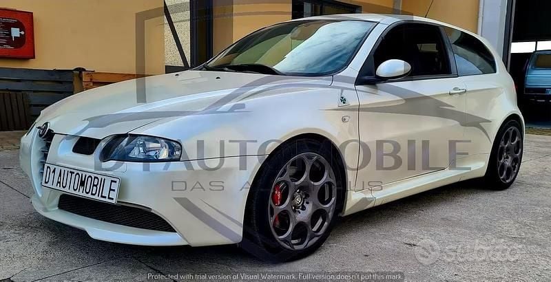 Usata Alfa Romeo 147 250 CV (183 kW) 2005 Bianco Utilitaria