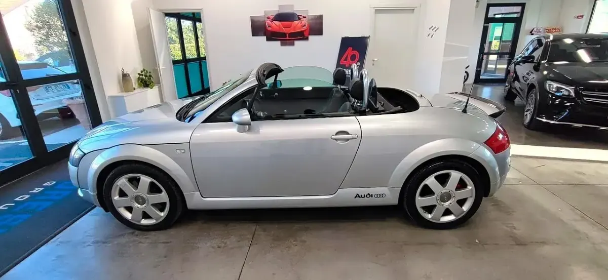 Usata Audi TT Roadster Comfort 225 CV (165 kW) 2000 Argento Cabrio