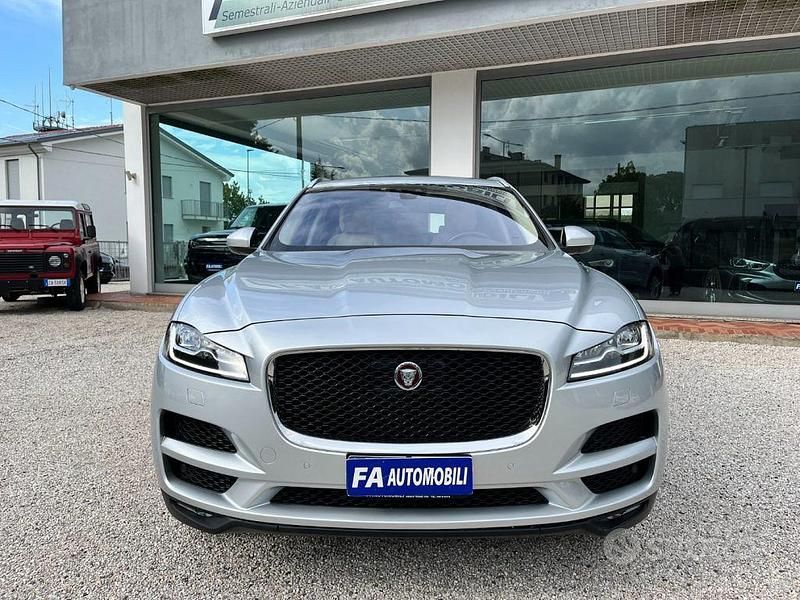 Usata Jaguar F-Pace Portfolio 300 CV (220 kW) 2016 Grigio SUV