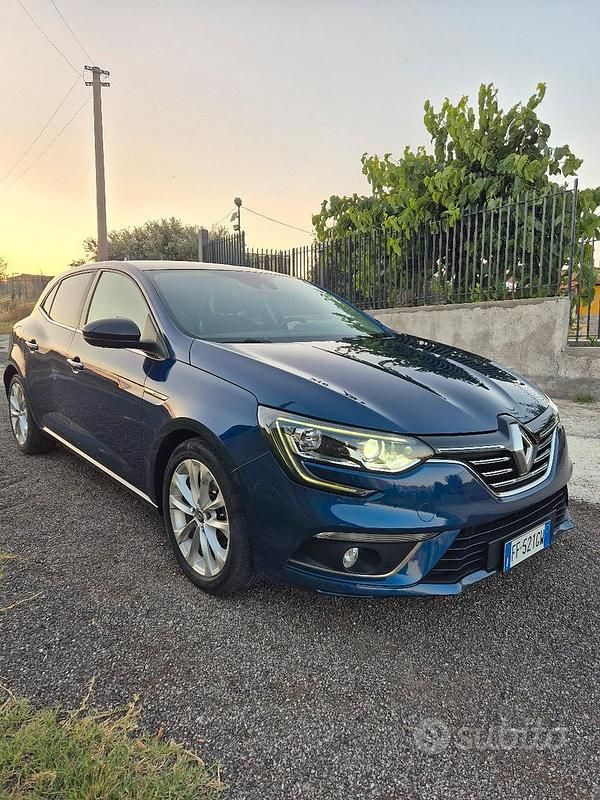 Usata Renault Mégane IV Bose Edition 110 CV (80 kW) 2016 Blu Berlina