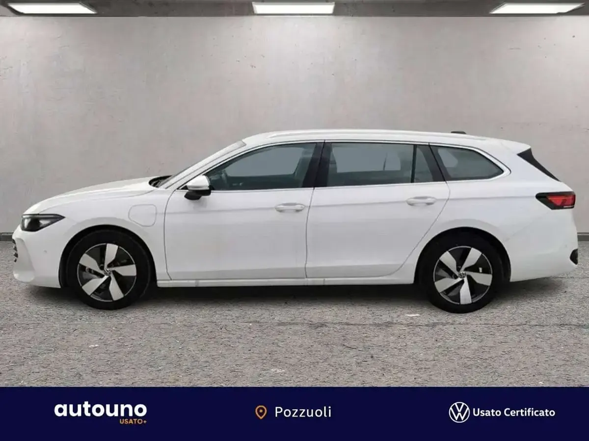 Nuova VW Passat Business 204 CV (150 kW) 2026 Pure white Station wagon