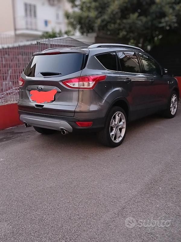 Usata Ford Kuga 163 CV (119 kW) 2014 Grigio SUV