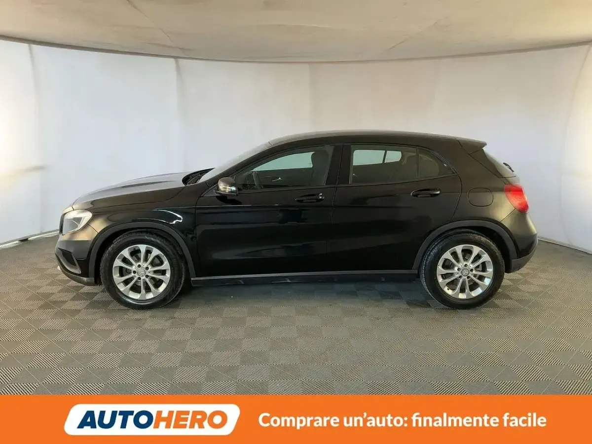 Usata Mercedes GLA180 Executive 109 CV (80 kW) 2015 Nero SUV